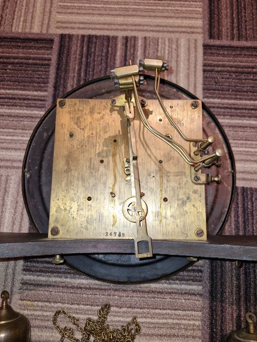 Часы напольные, старинные, антикварные.