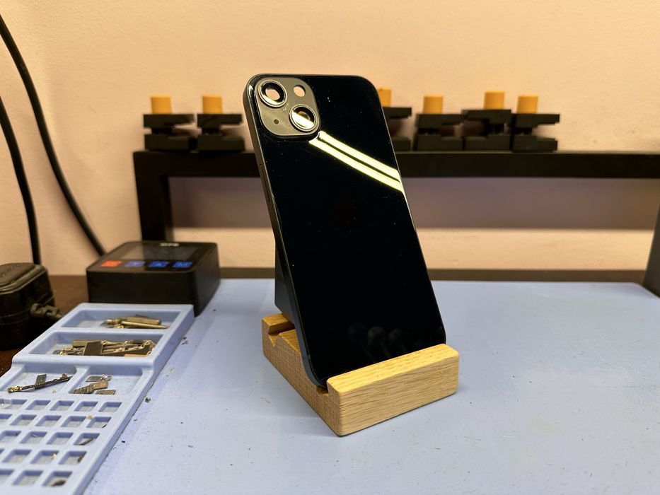 Оригінальні корпуси iPhone