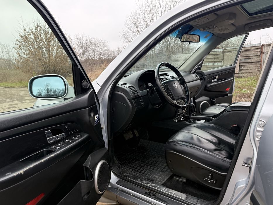 Продам Ssang Yong Rexton 2.7D 2010