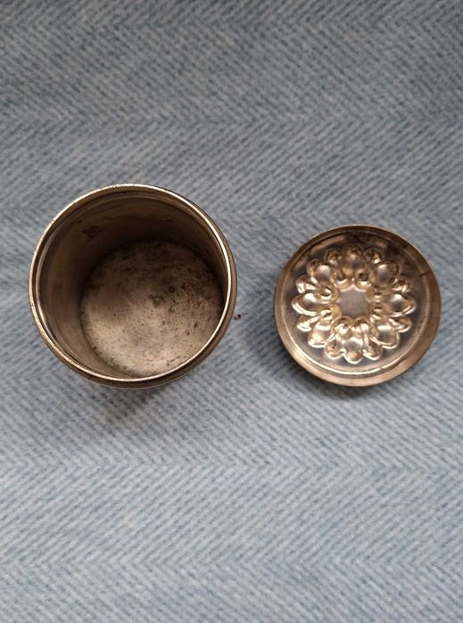 Trio de caixas em estanho, design floral, anos 60