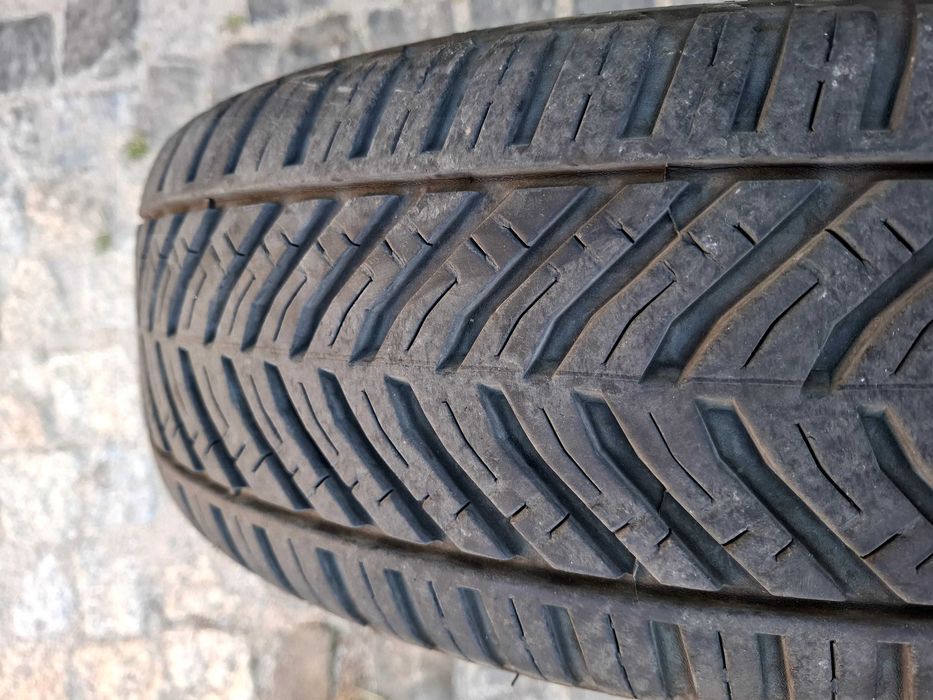 Jantes originais Nissan 16" + pneus Tigar All Season 195/55/16 (4x100)