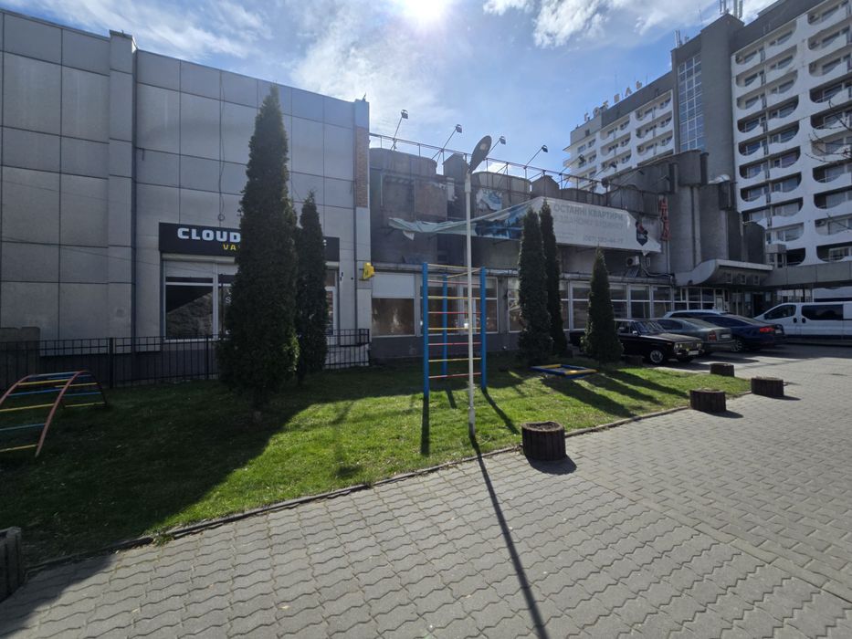 Центр. Фасадне приміщення!