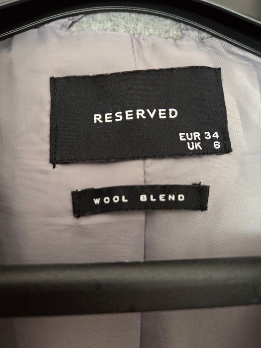 Damski płaszcz Reserved