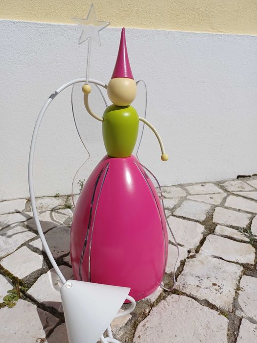 Candeeiro rosa "Fada madrinha" para quarto de menina