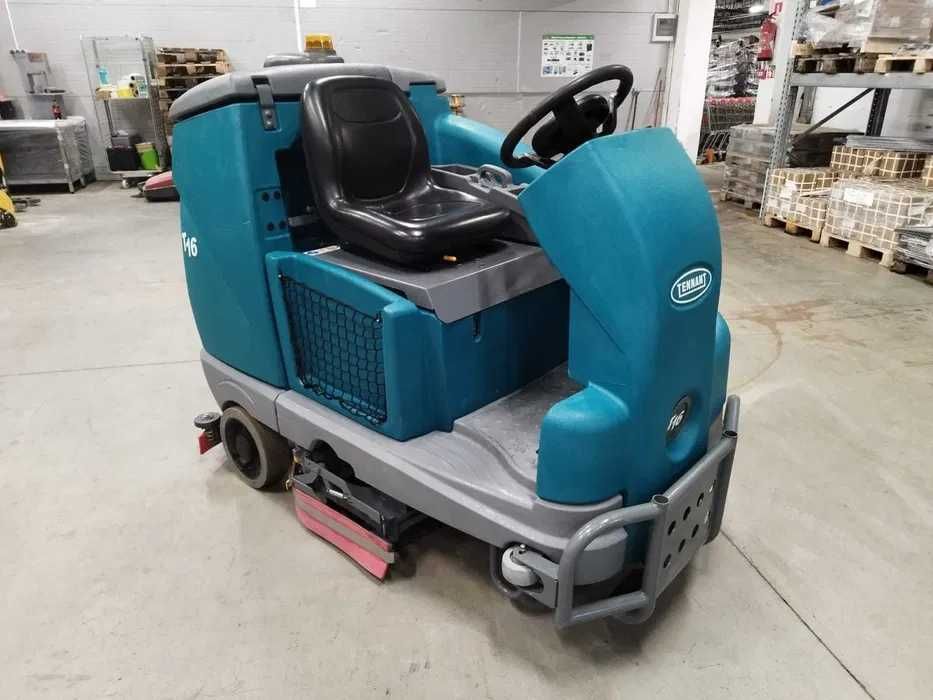 Wynajem maszyna czyszcząca (szorowarka, zamiatarka, myjka do posadzki)