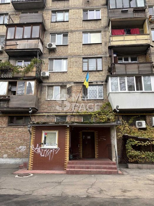 БЕЗ КОМІСІЇ Продаж 3-к квартири вул.Антонова 43 Солом'янський район