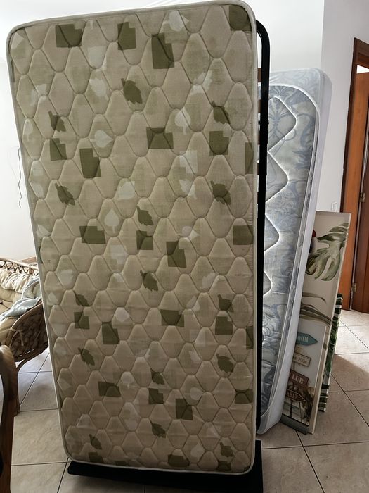 Cama de solteiro portatil com colchao