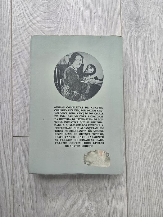 Livro 2 em 1: A primeira investigação de Poirot/O adversário secreto