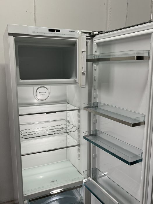 Холодильник вбудований Miele K 37683 iDF