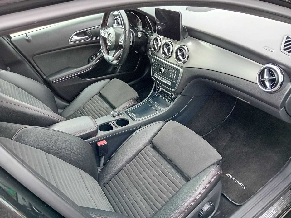 Mercedes GLA 180 AMG c/auto ( pequeno sinistro )