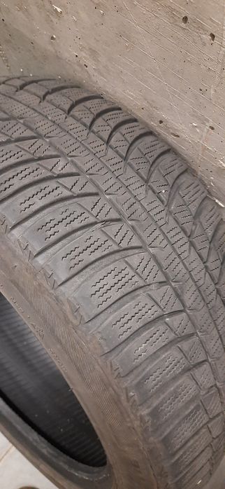 Opony zimowe Bridgestone 235/45/18 2 szt OKAZJA