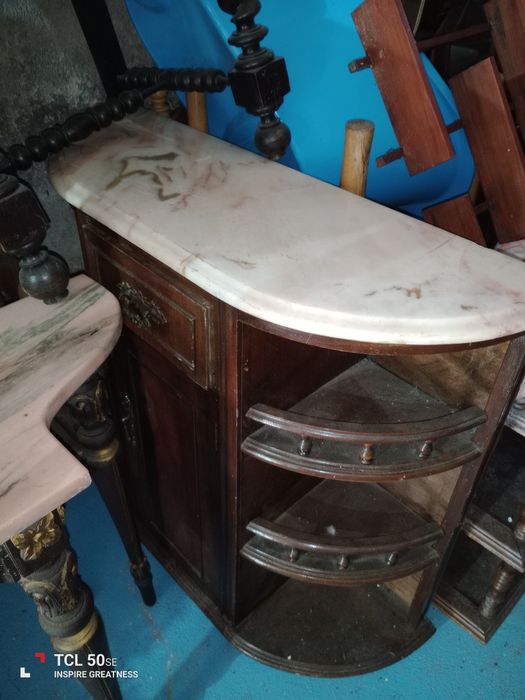 Vários móveis antigos a precisar de restauro 10€ cada um