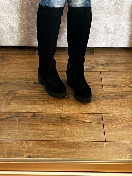 Продам зимові чоботи