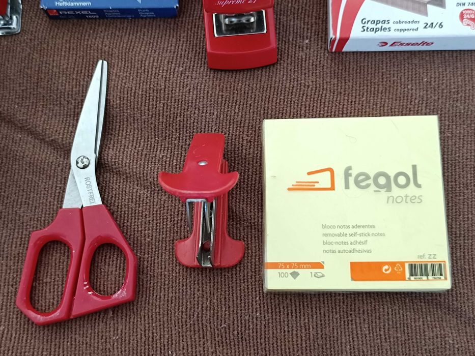 Conjunto de Material Escolar de Escritório vermelho