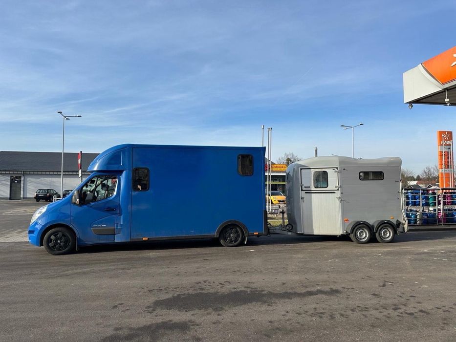 Koniowóz z przyczepą na wynajem