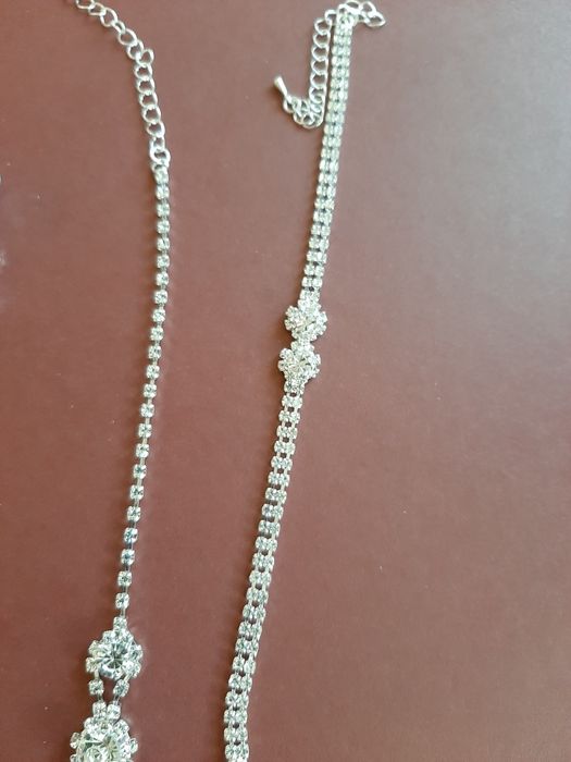 Conjunto colar / fio, brincos e pulseira