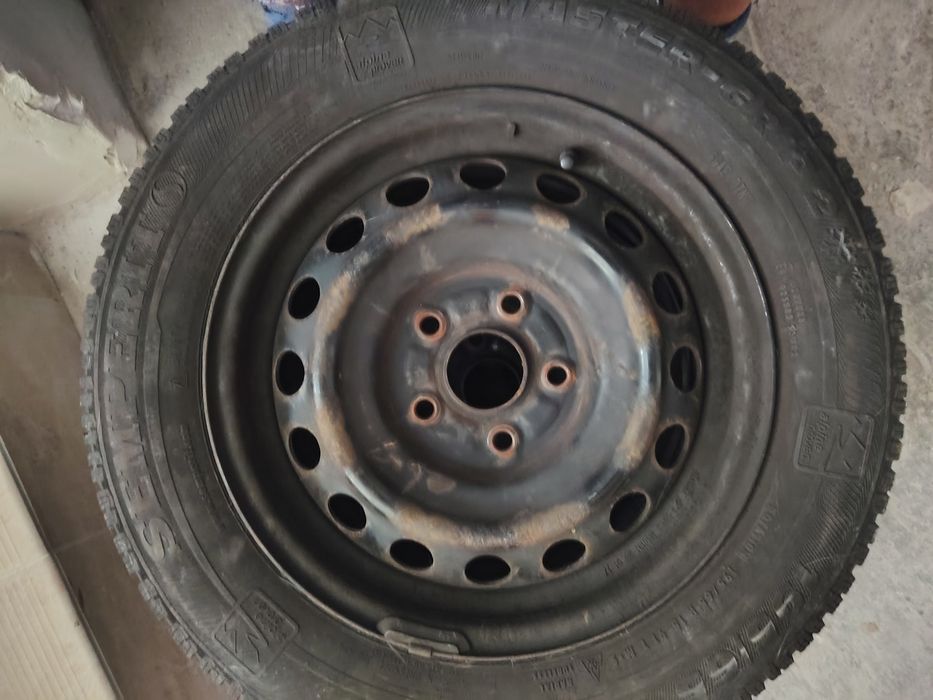 Zimowe Opony Master Grip 2 195/65 r15 na feldze plus kołpaki