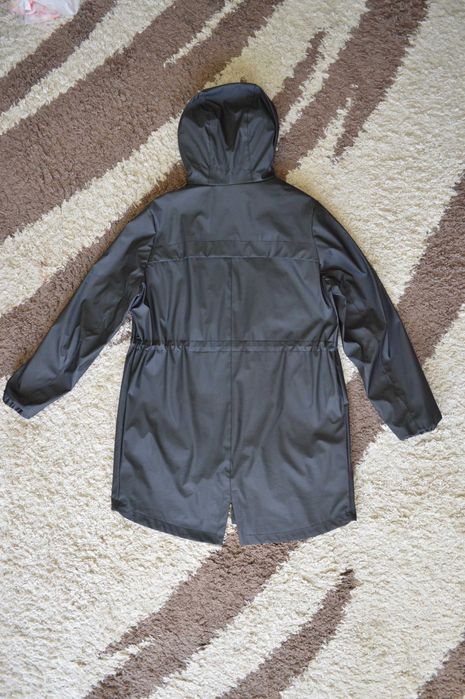 Жіноча вітровка, чорна