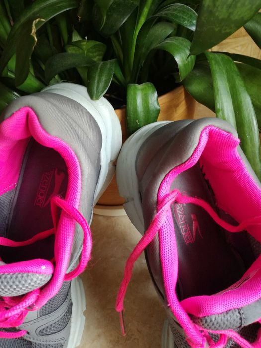 Damskie sportowe buty