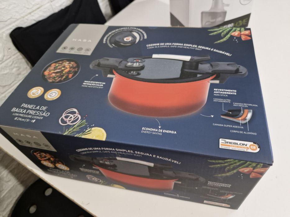 Vendo panela de pressão  nova
