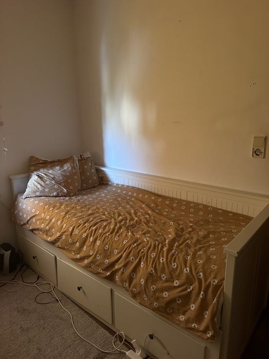 cama ikea, com estrado sem colchao