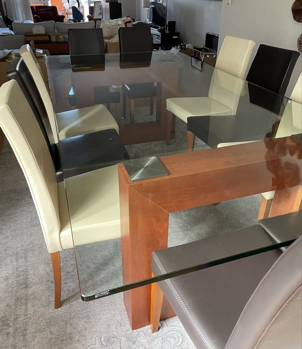 Mesa de jantar grande  em vidro