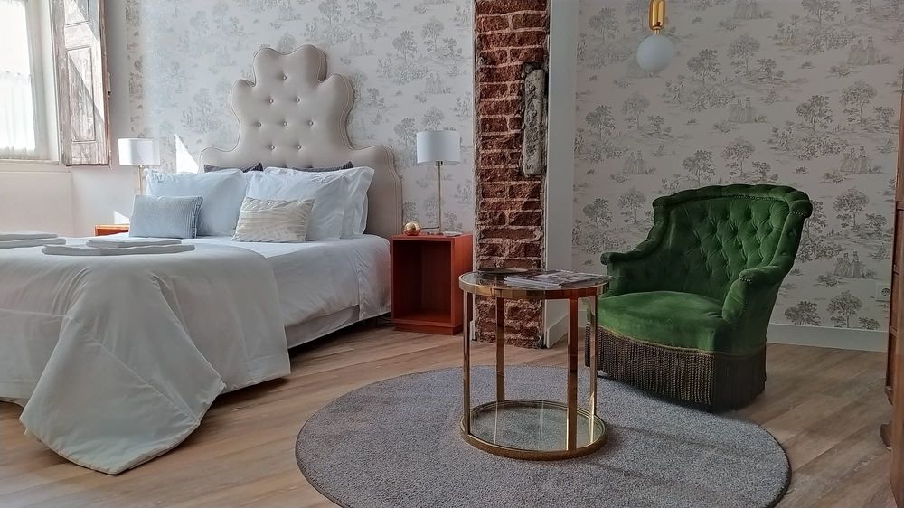 Arredamento T2 de curta duração.