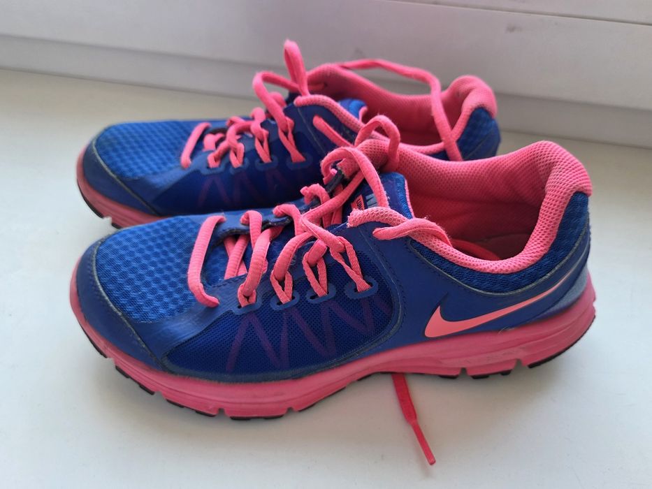 Кросівки найк Nike в гарному стані 36
