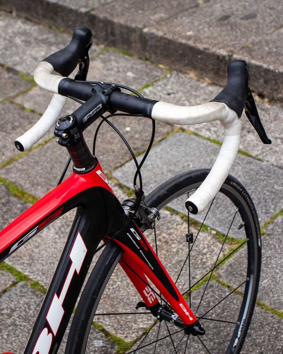 Bicicleta Estrada BH G5 em Carbono