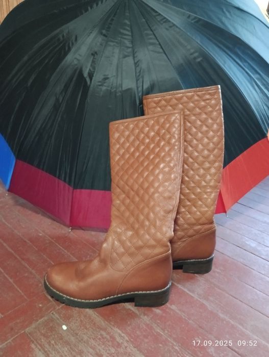 Продам чоботи жіночі