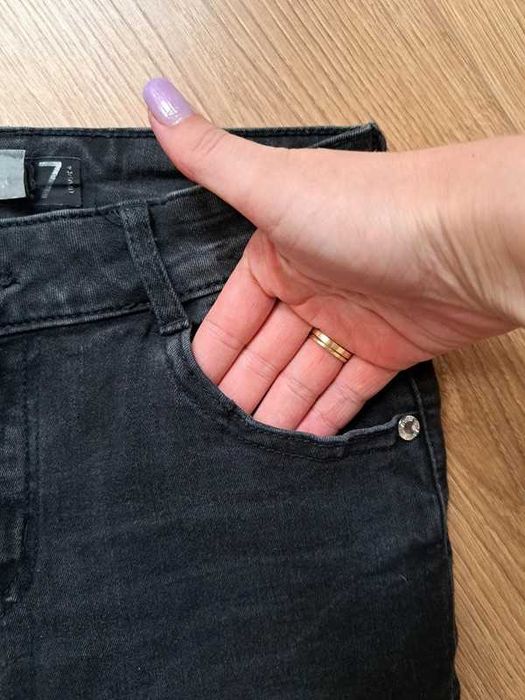 czarne jeansy fb sister • skinny low waist • r. 27