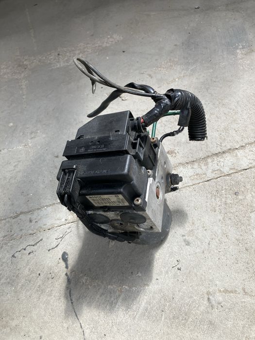 Renault Kangoo - pompa sterownik ABS