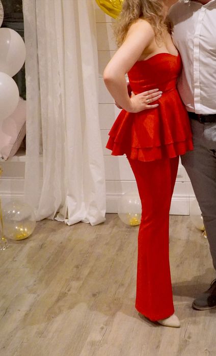 Czerwony garnitur komplet dzwony wysoki stan