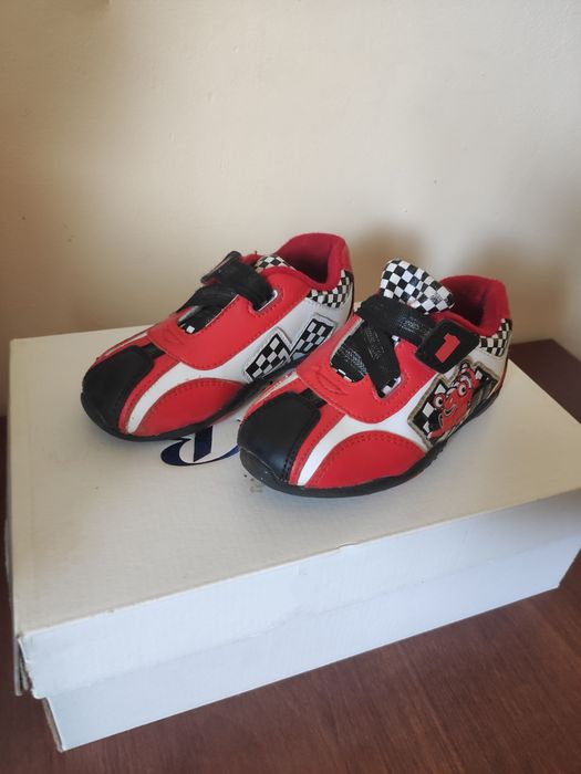 Buty z wyścigówką dla dzieci