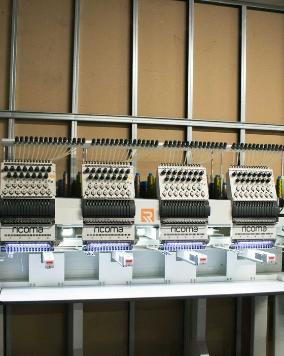 Máquina de  Bordar RICOMA MT1504-8S - 4 Cabeças 15 Cores