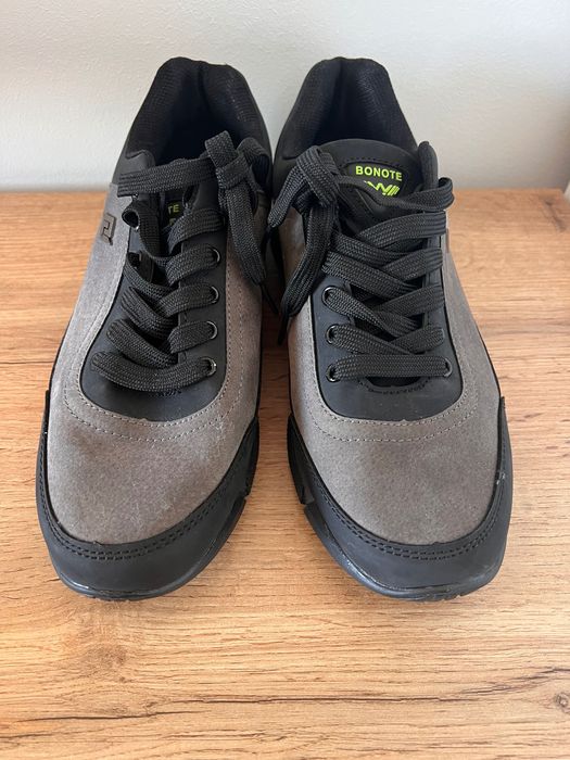 Nowe męskie buty 42