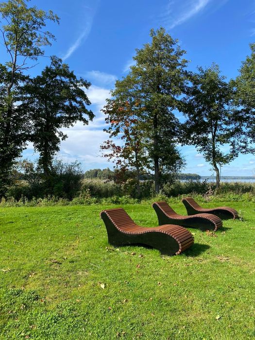 Całoroczny domek nad jeziorem Dadaj z kominkiem i klimatyzacją