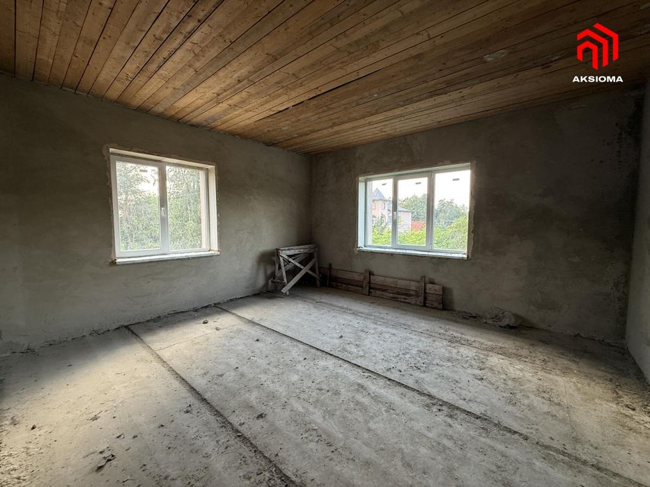 Продаж нежитлової будівлі 350 кв.м. з фасадним входом