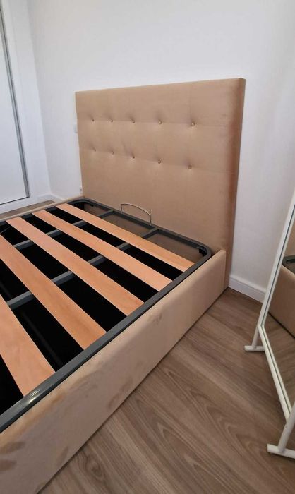 Camas De Casal Estofadas Top de Gama 190x140m Estrado Incluído 199€ !!