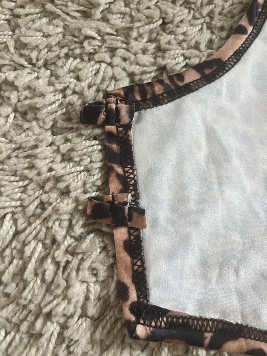 Жіноча безрукавка з леопардовим візерунком