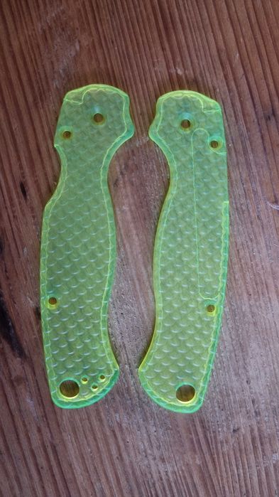 Коллекція накладок на ручку з катафота spyderco paramilitary 2