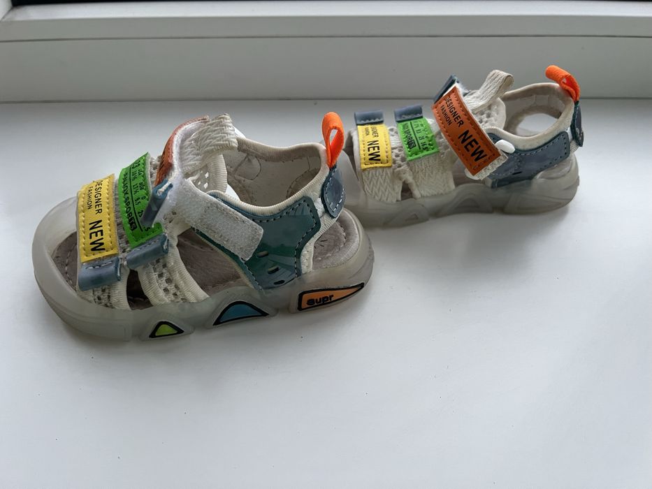 Босоніжки 22 розмір