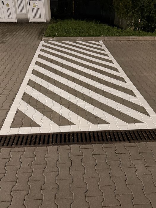 Malowanie Pasów Linii Oznakowania Poziome Parkingi Hale Magazyny