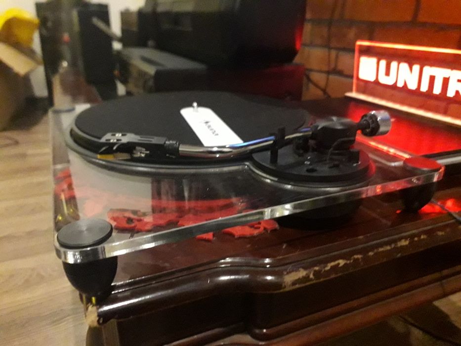Gramofon marki Auna