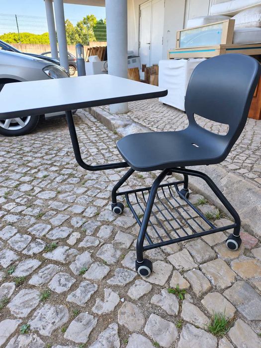 Cadeiras com palmatória Sala Formação