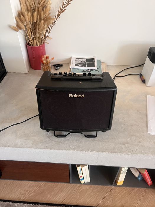 Roland AC-33 – Amplificador Acústico Portátil 30W | Funciona a Pilhas