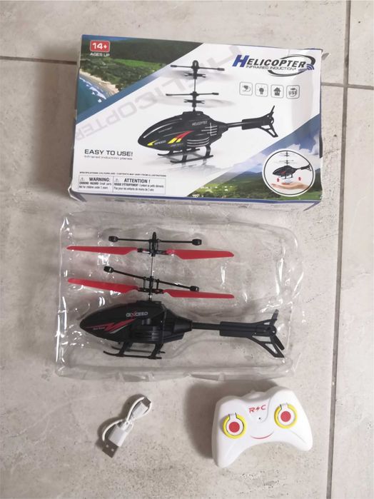Гелікоптер (вертоліт) з сенсором висоти та пультом ДК
