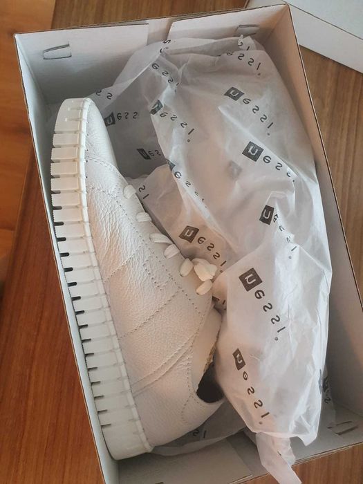 Sprzedam buty półbut - Nessi - skóra licowana - białe
