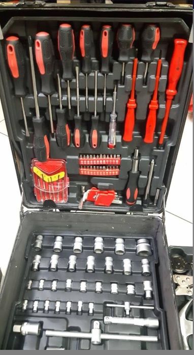 Продам набір інструментів