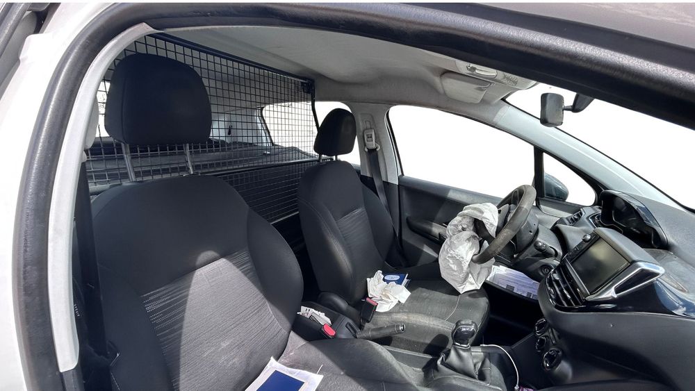 Peugeot 208 conercial 1.6 hdi- batido